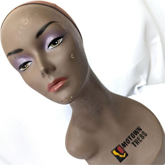 MOTOWN TRESS! VINTAGE WIG DISPLAY, HEAD & NECK, LOGO FRONT, WIG CAP, EXCELLENT! - Picture 1 of 10